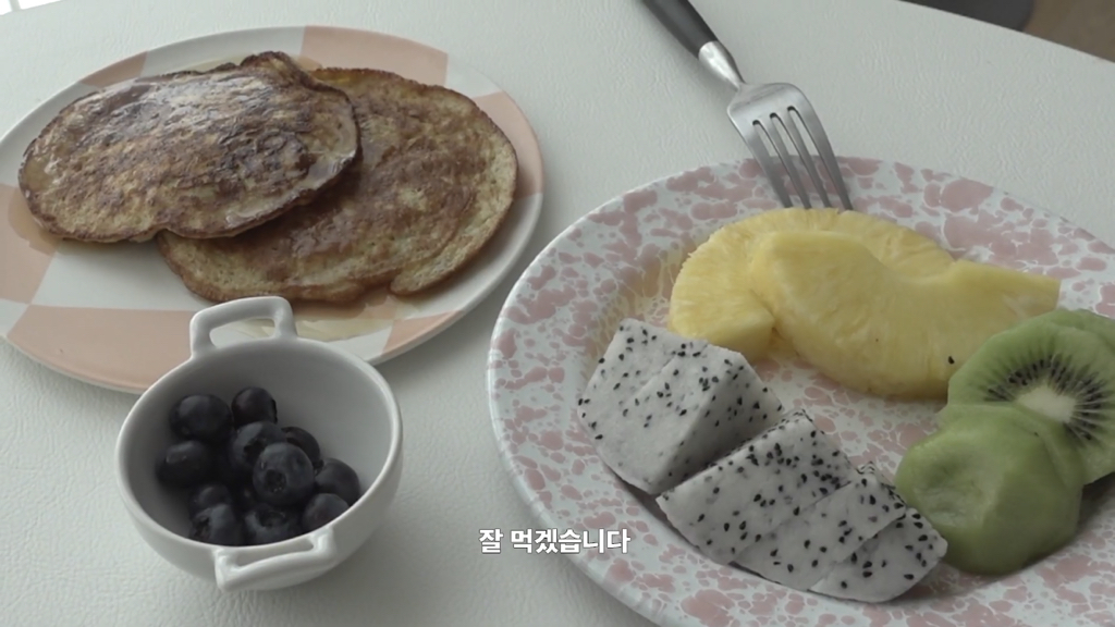 소희의 밀가루 없는 바나나 팬케이크 만들기 | 인스티즈