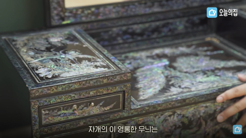 할머니 자개장으로 한국적인 방 꾸미기.jpg | 인스티즈