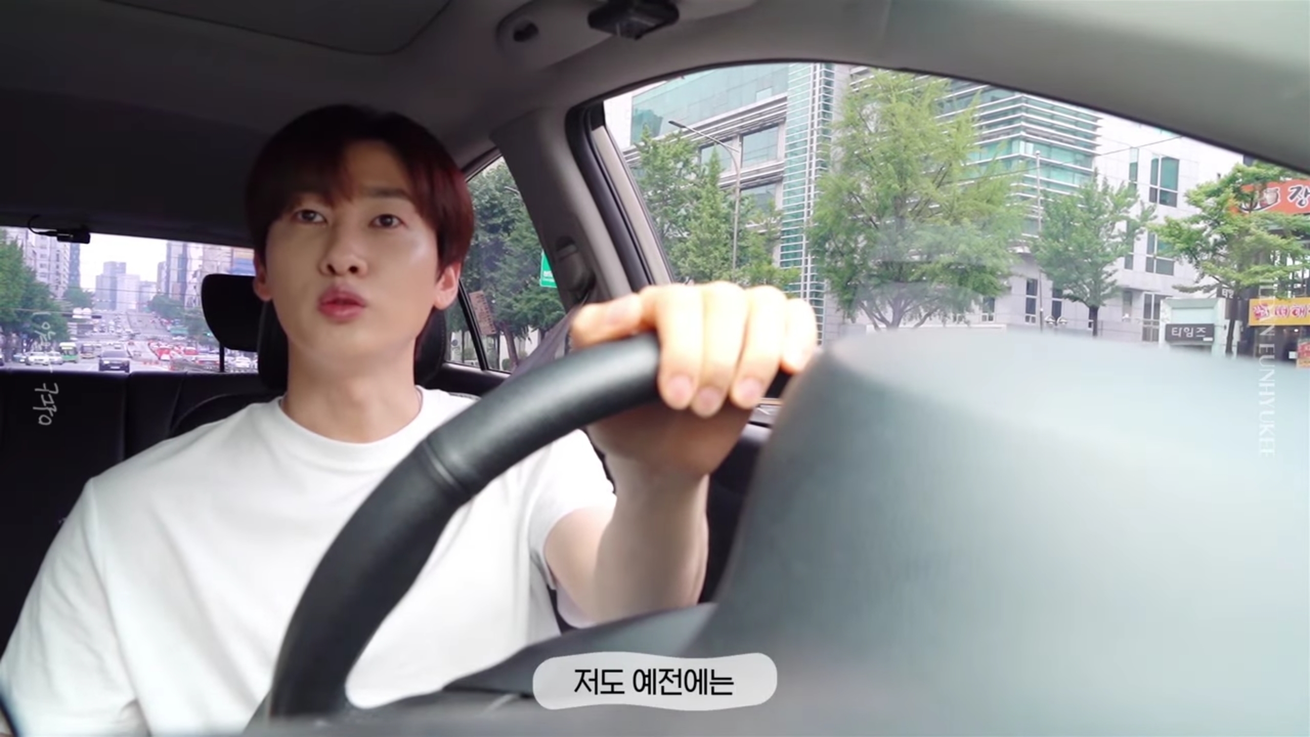 슈퍼주니어 은혁이 타는 차.jpg | 인스티즈