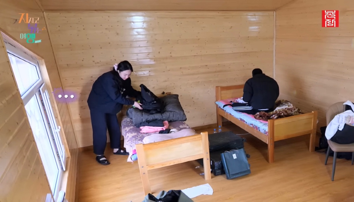 실내에서 바닥에 물뿌리며 씻어 이해안된다는 나는솔로 남자 출연자 | 인스티즈