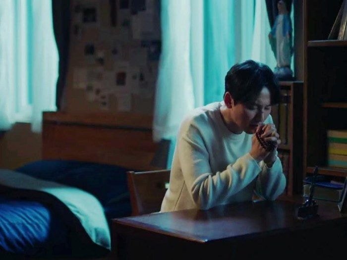 [열혈사제] 설마 럽라인가 싶었는데 인류애였던 드라마 속 신부-검사 관계성 | 인스티즈