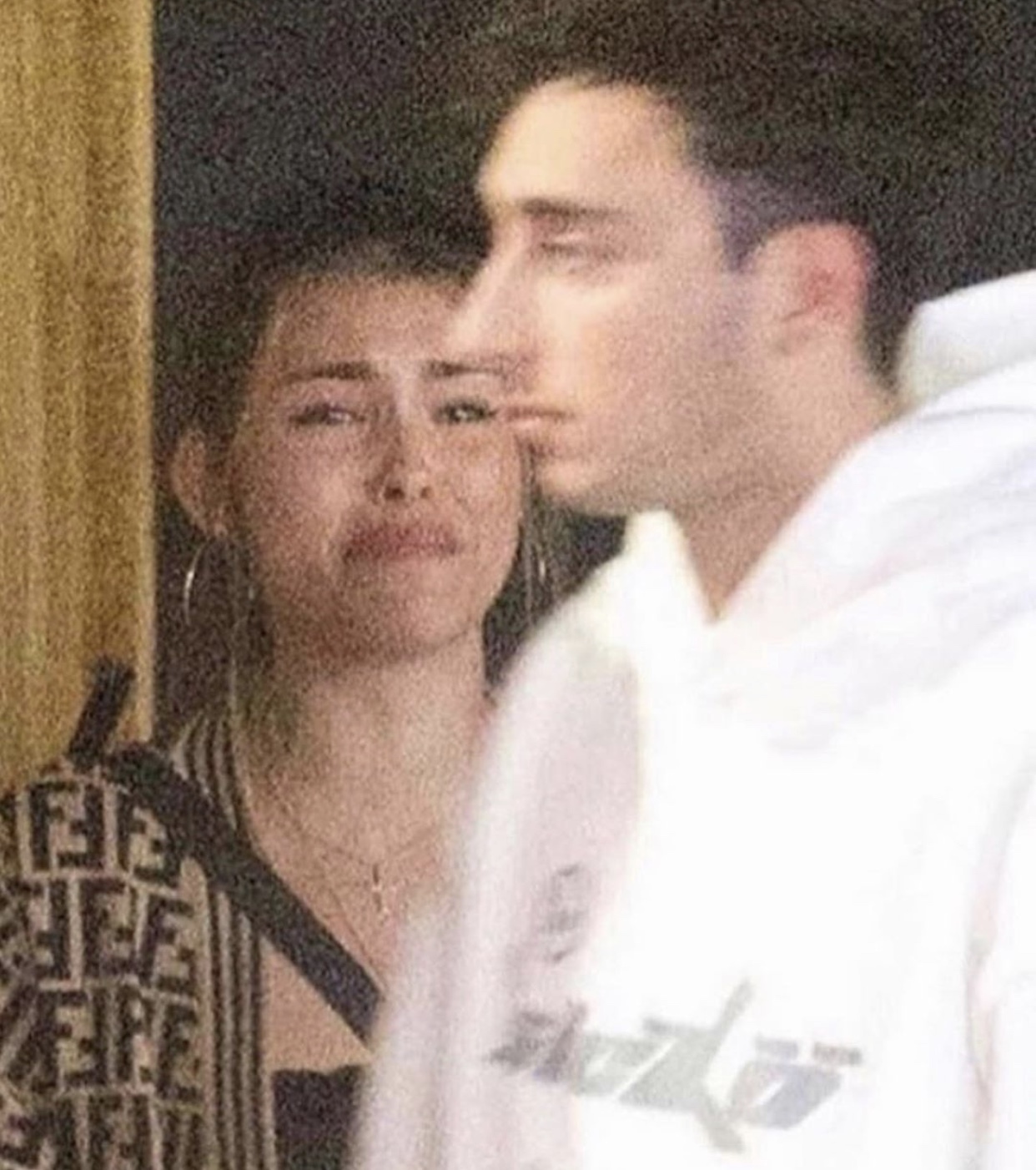 파파라치 앞에서 싸우는 모습이 찍힌 셀레브리티 커플들.jpg | 인스티즈