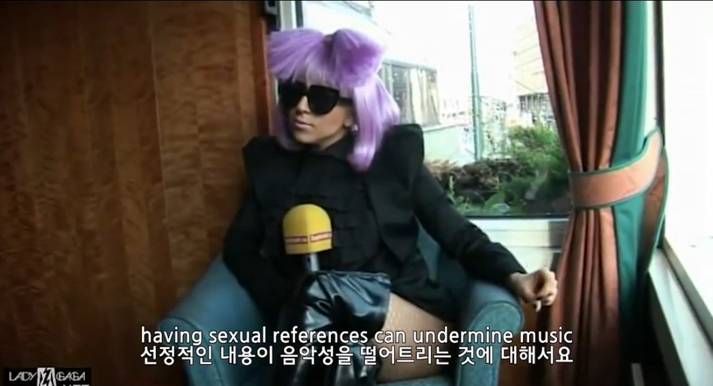 무례한 기자 개패고 다니던 시절의 레이디 가가.jpg | 인스티즈