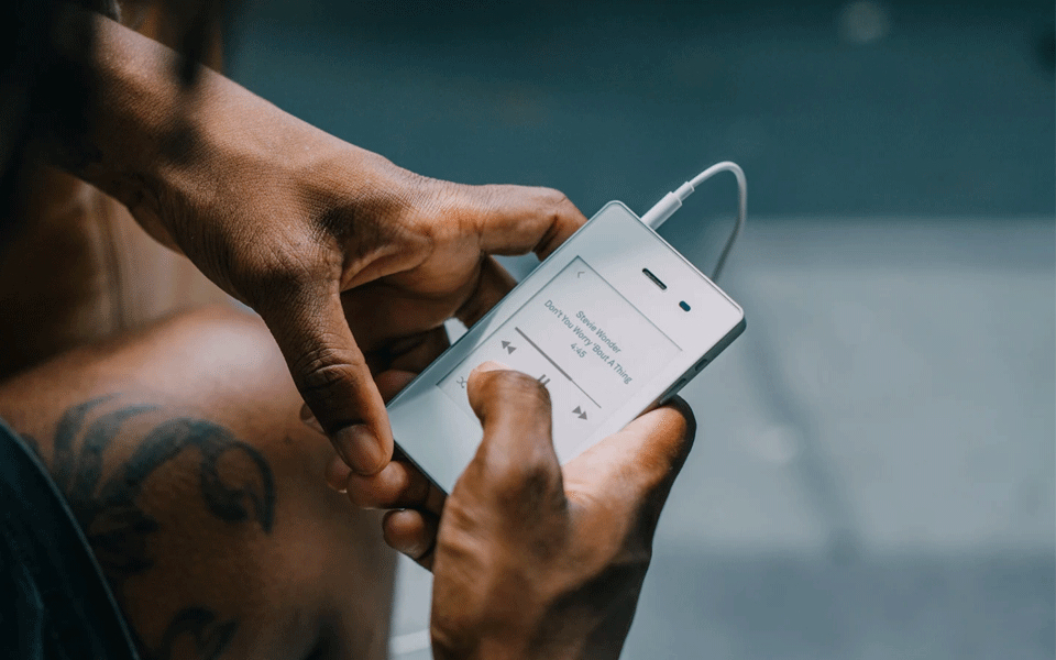 최소한의 기능만 맞춘 디지털 디톡스 휴대폰 | 인스티즈