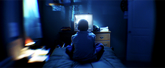 백인 여자친구 부모님 집에 처음 방문하는데 이 가족 전부 어딘가 이상한 거 같아요..gif | 인스티즈