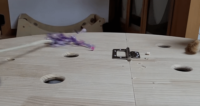 해괴한 고양이 장난감을 만들어낸 오늘자 매탈남.. jpg | 인스티즈