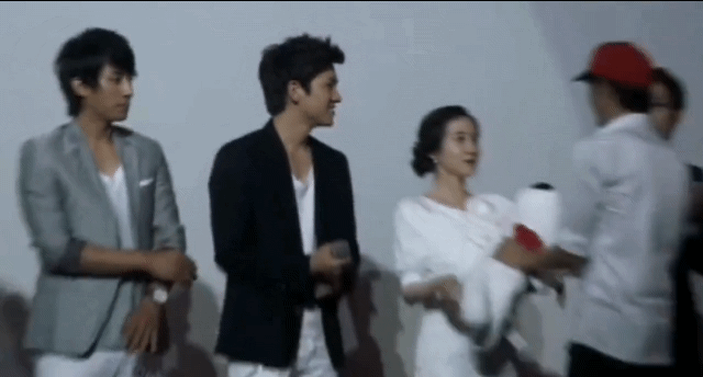 꾸준히 아역배우들에게 선넘는 언행을 했던 김수현 | 인스티즈