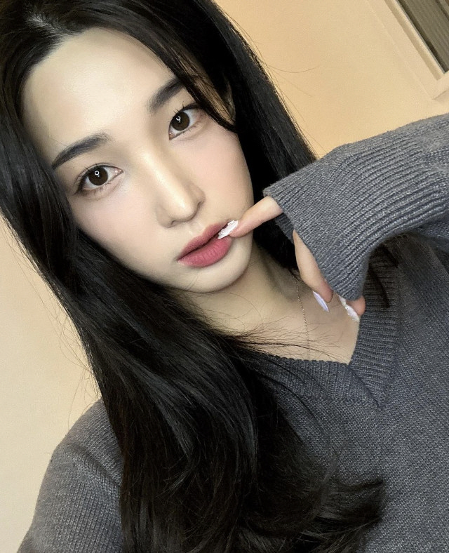 '최민환과 이혼' 율희 "처음 혼자 살아봐 걱정 多, 모든 부분 만족스러워" | 인스티즈