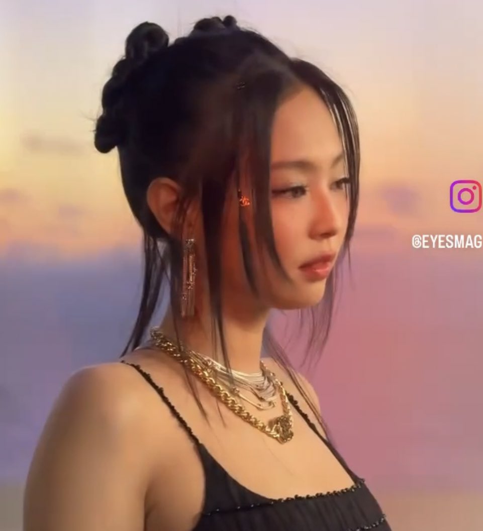 파리 샤넬쇼 참석한 블랙핑크 제니 | 인스티즈
