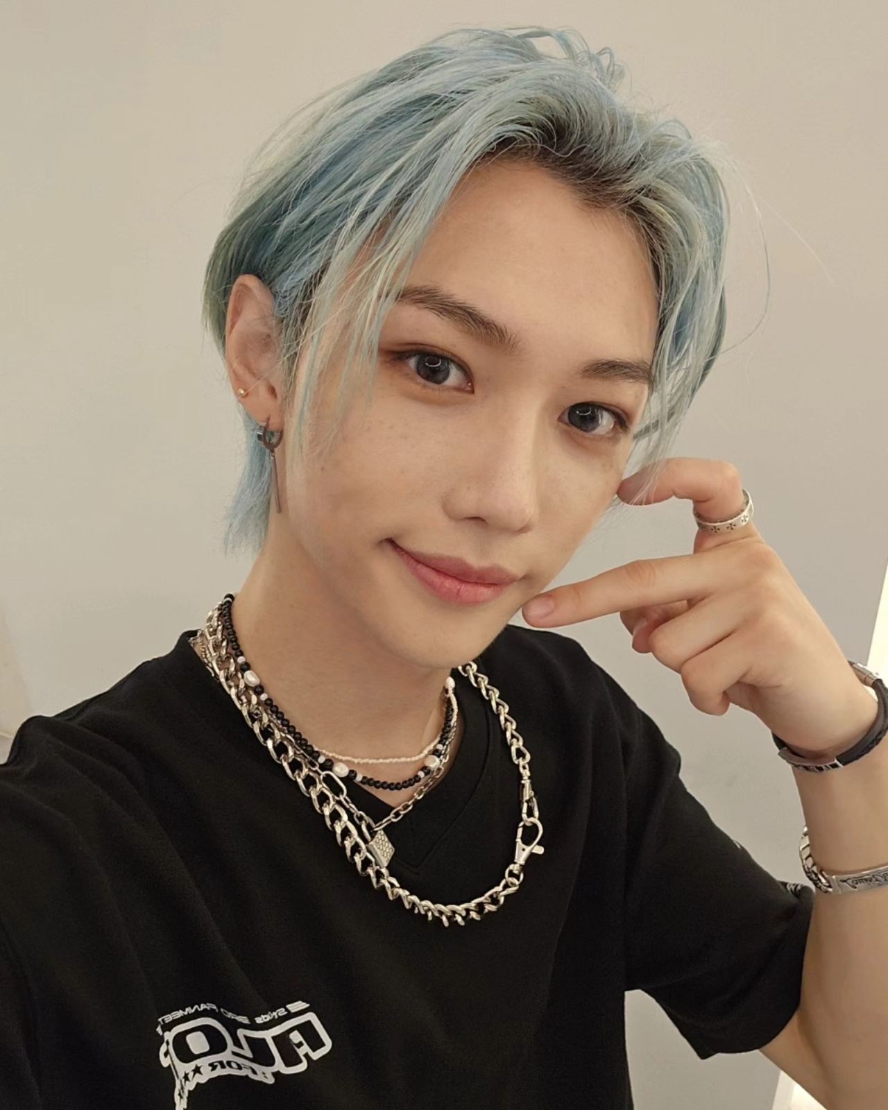 데뷔 7년차인데 흑발 활동 1나번만 한 스트레이키즈 필릭스.jpg | 인스티즈