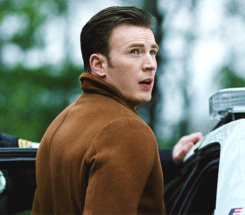 영화 나이브스 아웃에서 크리스 에반스가 바꾼 대사.gif | 인스티즈