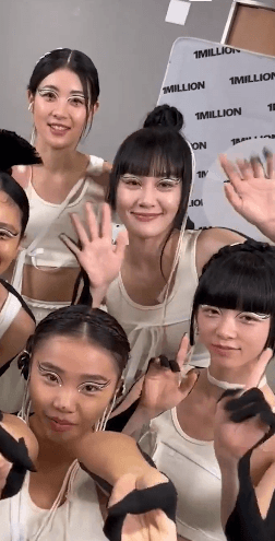 [스우파2] 뭔진모르겠지만 일단 모든걸 팀원들과 함께해주는 리아킴.gif | 인스티즈