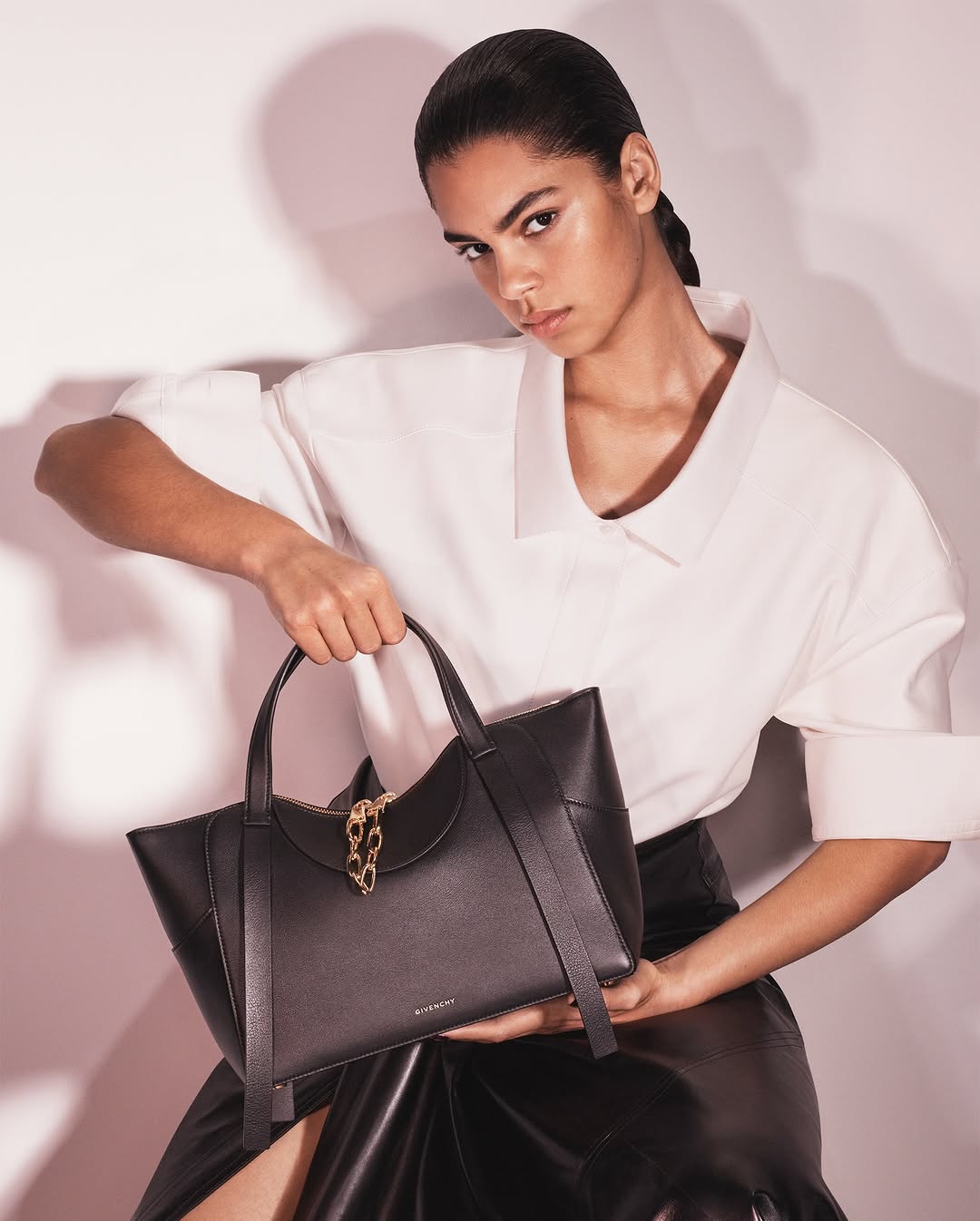 최근 지방시가 힘주고 출시했다는 신상가방 | 인스티즈