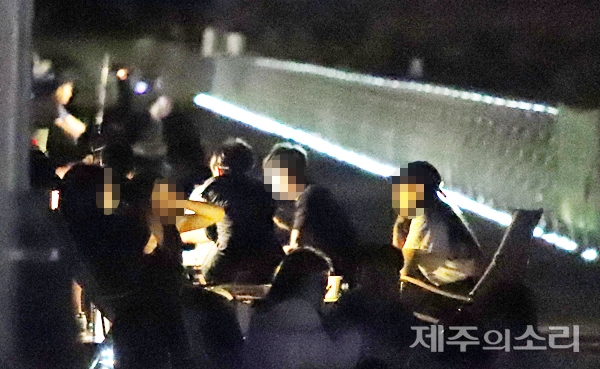 부산&제주도 해수욕장 폐쇄하니 사람들이 보여준 모습.jpg | 인스티즈