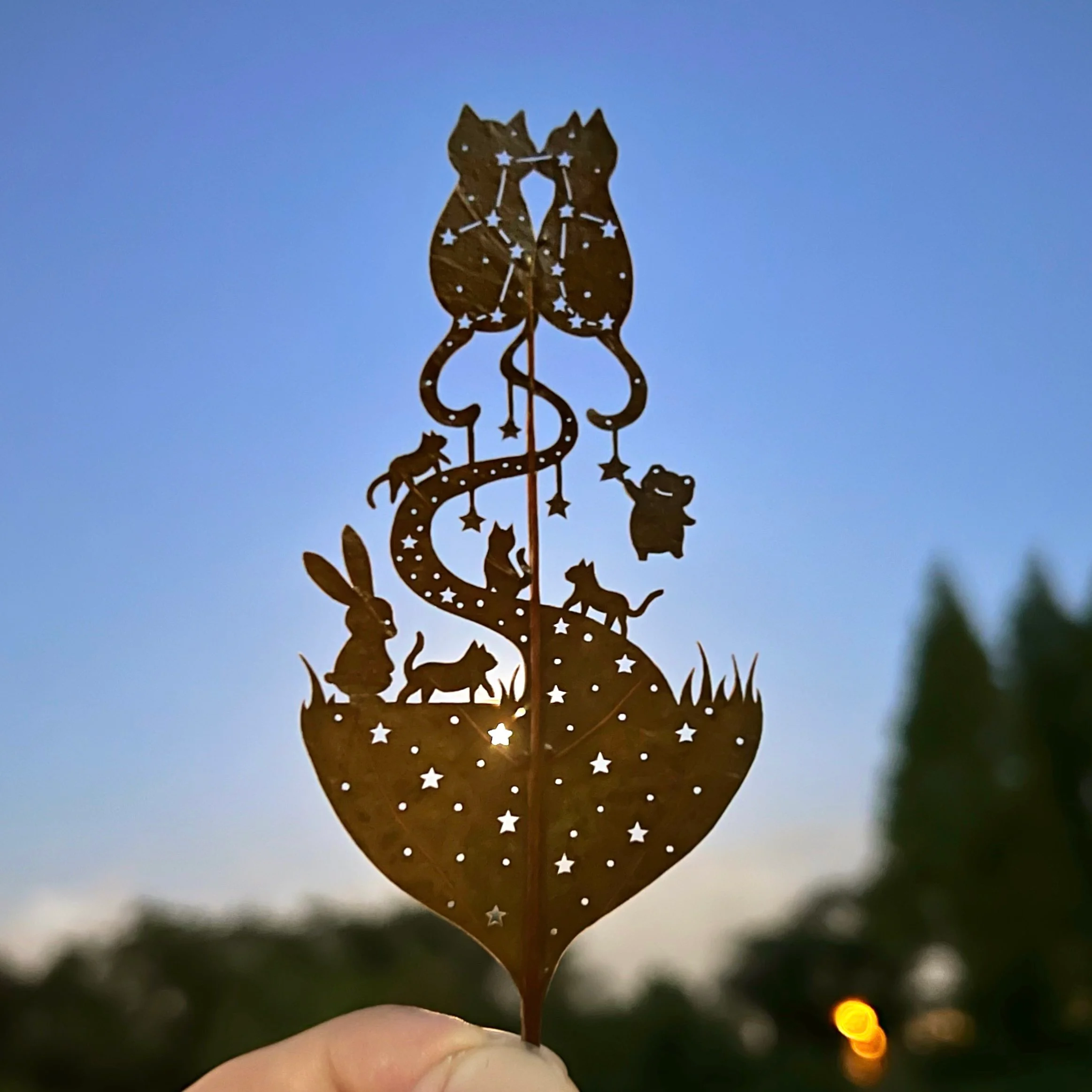 ADHD를 가진 작가가 만든 나뭇잎 아트 작품 | 인스티즈