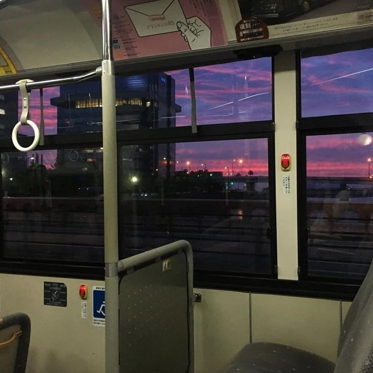 초저녁 걸어가다 넋놓고 올려다보게 되는 날 | 인스티즈