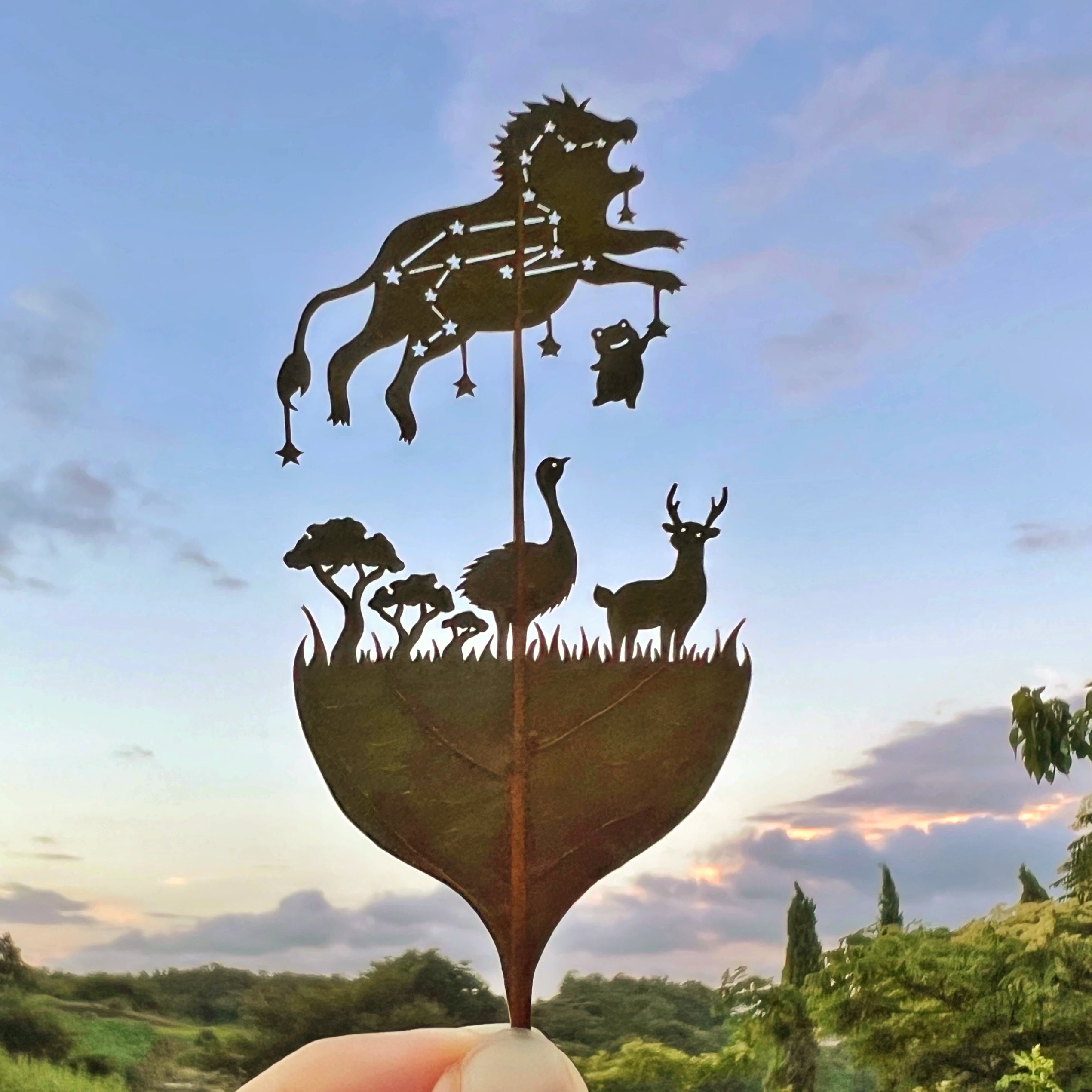 ADHD를 가진 작가가 만든 나뭇잎 아트 작품 | 인스티즈