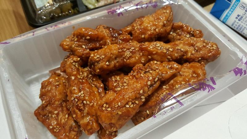 bbq가 왜 출시했는지 모를 아이스치킨 | 인스티즈
