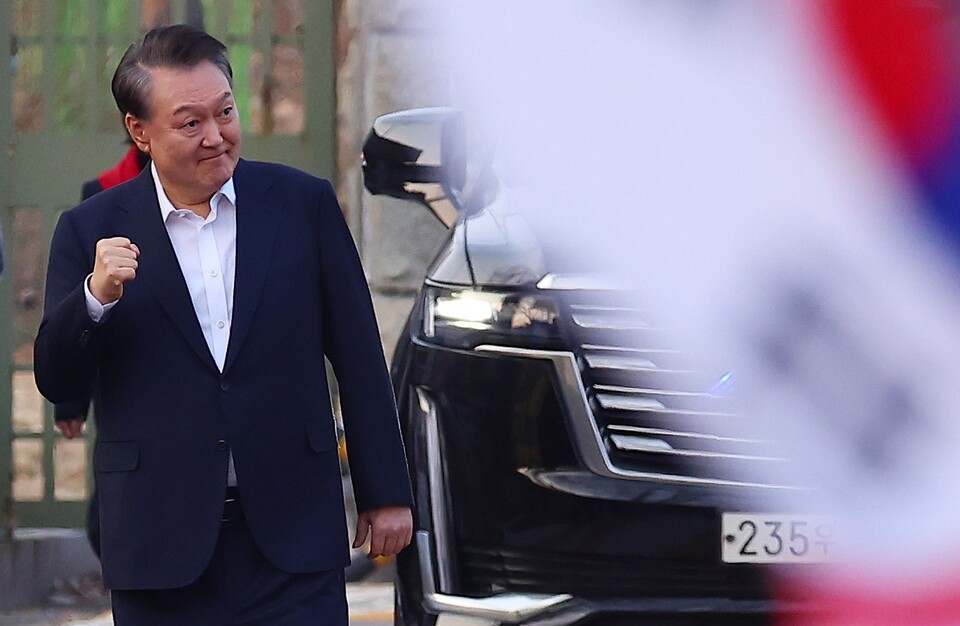 탈옥하고 눈치도 안보고 활동중인 윤석열 | 인스티즈