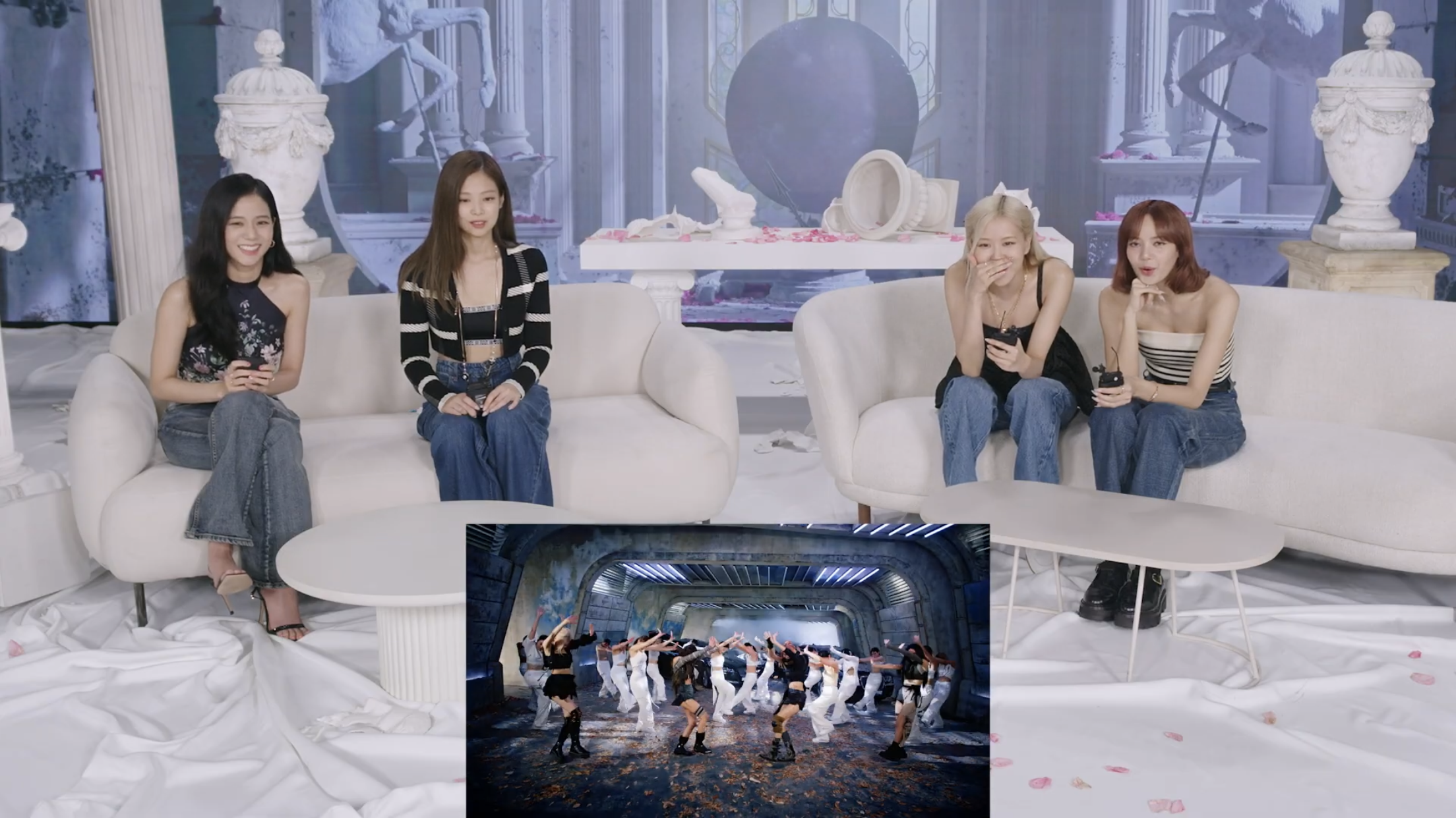 아이돌 뮤비 리액션 자컨에서 굳~이 작게 나온 뮤비만 보는 달글 | 인스티즈