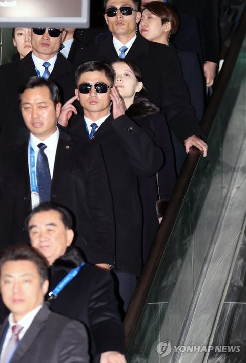 아베 죽은거보고 생각나서 써보는 북한 김정은, 김여정의 경호원들 | 인스티즈
