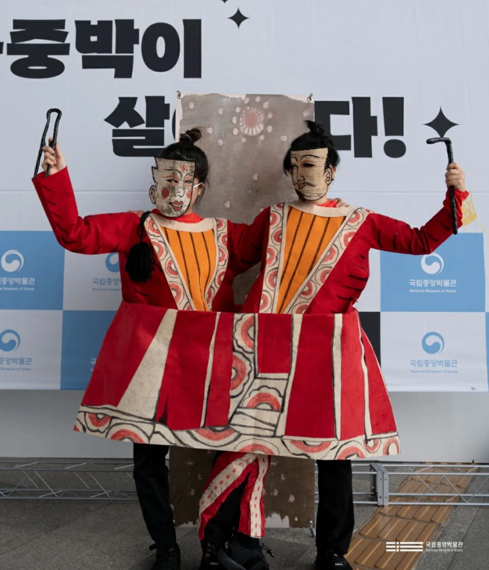 또 나만 빼고 재밌는거 한 국립중앙박물관... | 인스티즈