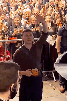 시도때도 없이 무조건 머그컵에 차 마시는 영국인들 | 인스티즈