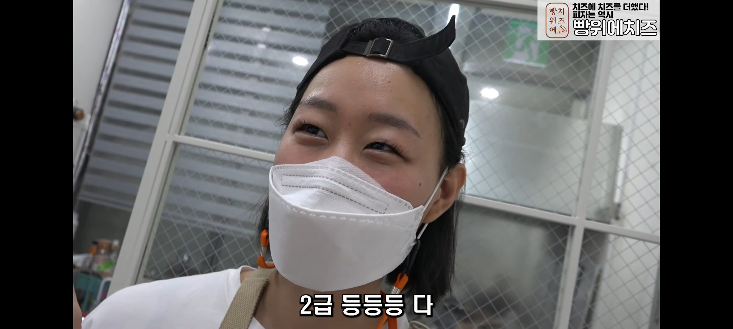 결혼한지 4개월 만에 이혼 후 가게에서 먹고 자며 애기랑 생활하는 모녀 | 인스티즈