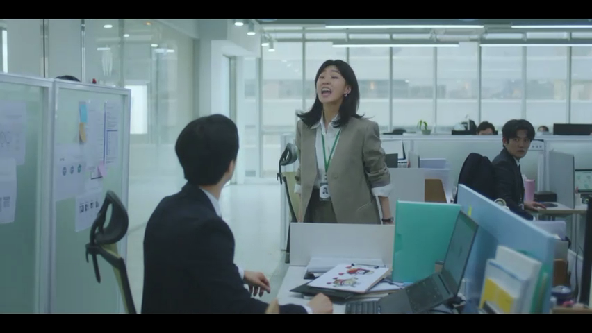 홧김에 회사를 그만두고 프리랜서로 일하게 됐는데요.. 남자 둘이랑 엮이게 생겼어요.. | 인스티즈