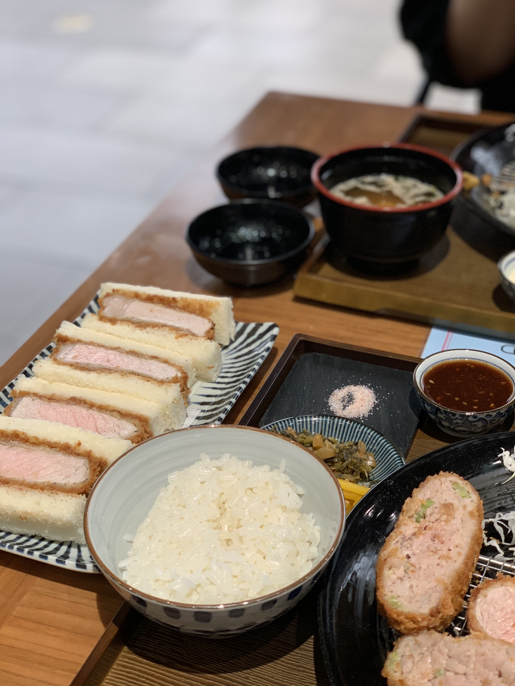 못 나가니까 사진으로 대리만족 해보자 - 악플달면 쩌리쩌려버려 - ＊여성시대＊ 차분한 20대들의 알흠다운 공간 못 나가니까 사진으로 대리만족... 