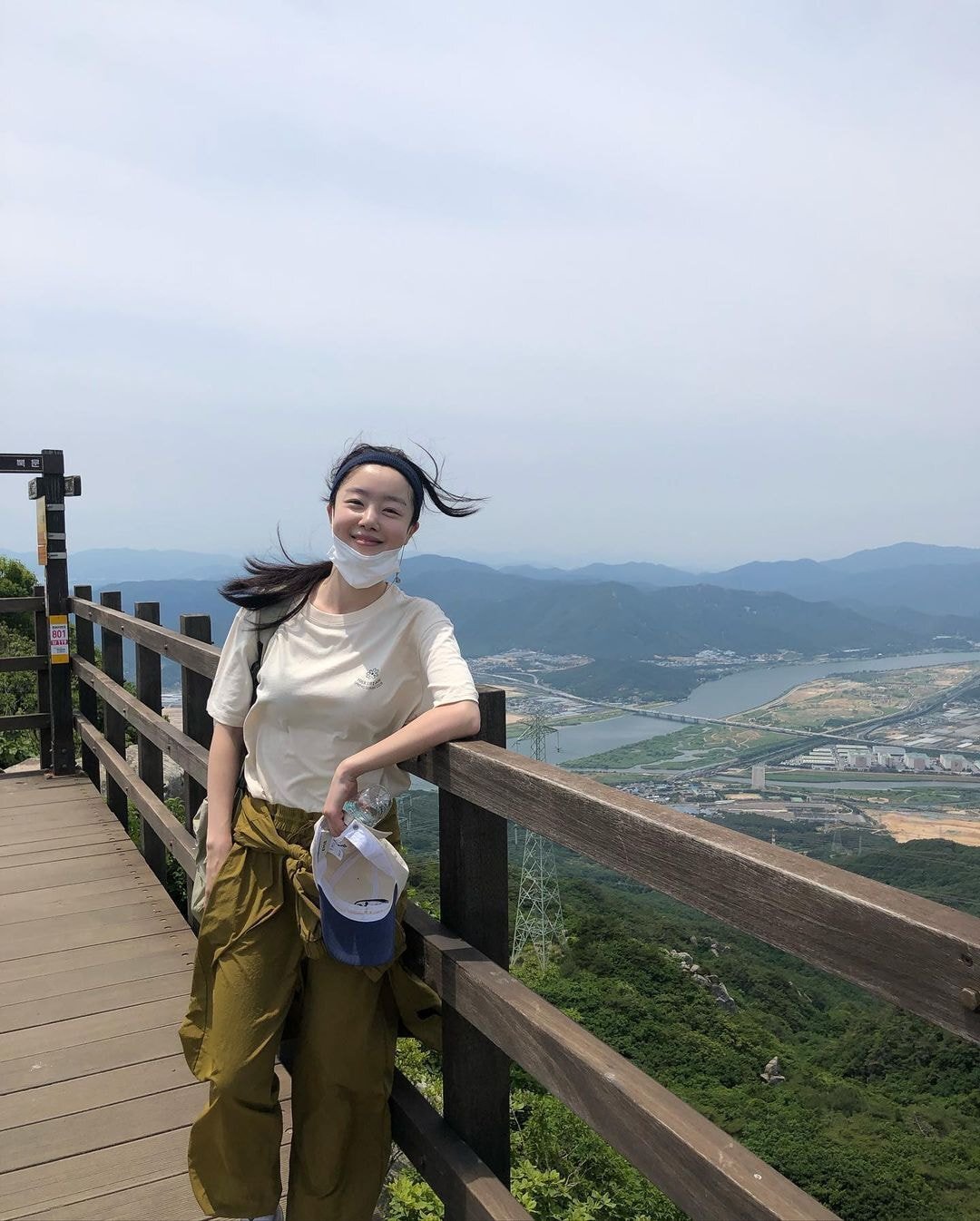 막걸리 먹으려고 등산하는 한선화.........jpg | 인스티즈