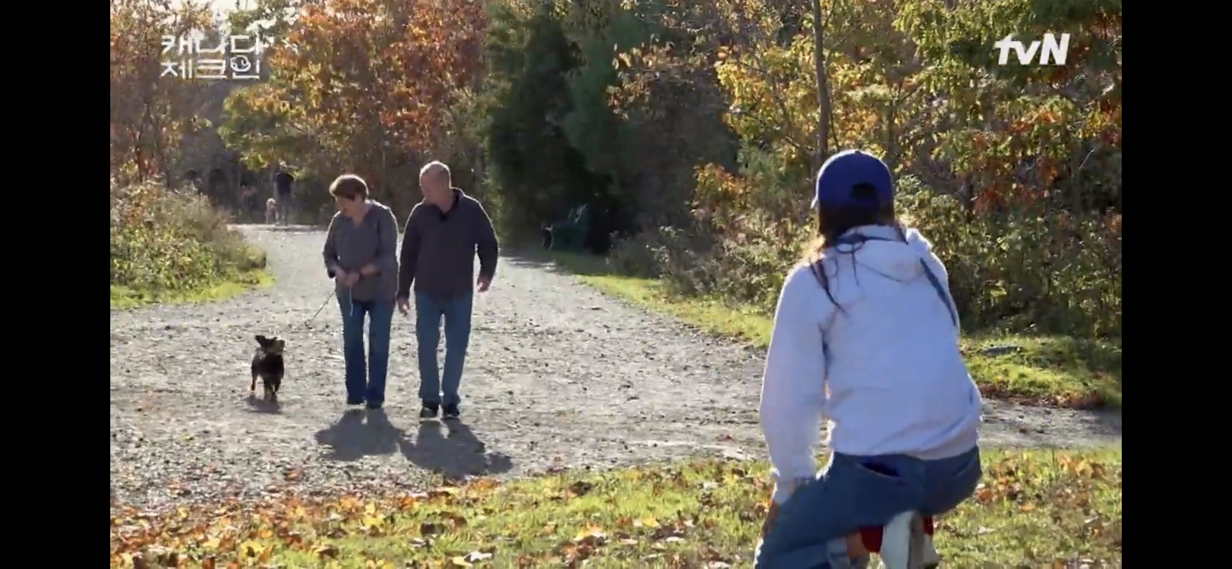초조하게 누군가를 기다리는 이효리 | 인스티즈