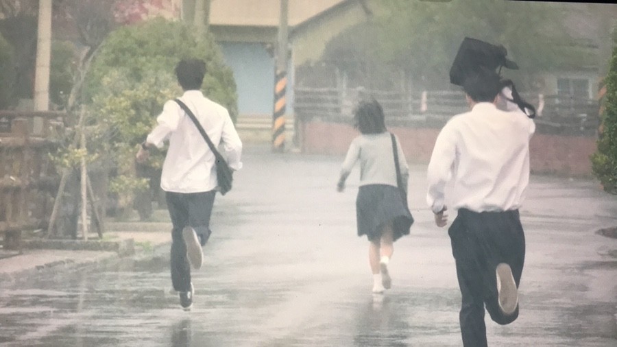 같이 비 맞아주는 사람 vs 비 막아주는 사람 | 인스티즈