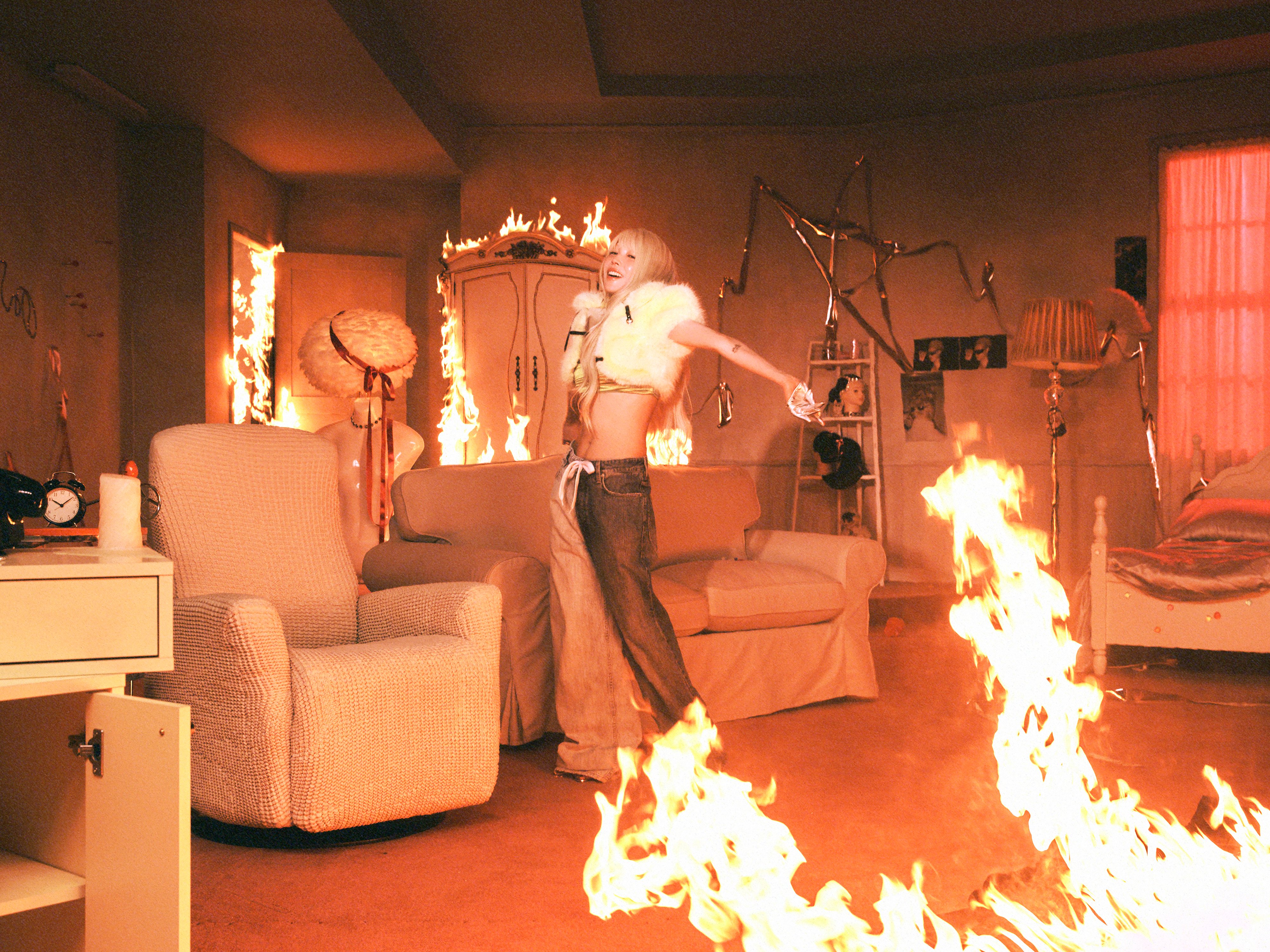 스엠이 니들 취향 몰라서 다 시도해봤어 라고 말하는거 같은 보아 정규 11집 컨셉.jpgif | 인스티즈