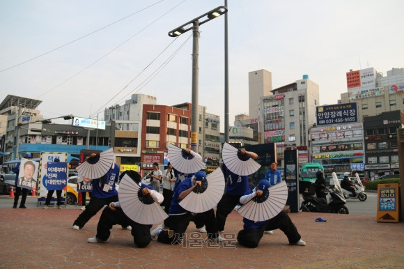 힙하고 핫한 그들이 이재명을 외쳤다…"선거는 축제” | 인스티즈