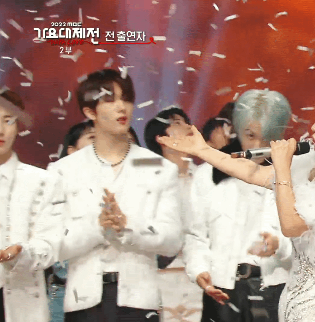 어제 조수미랑 합동무대하던 남돌들 표정..gif | 인스티즈