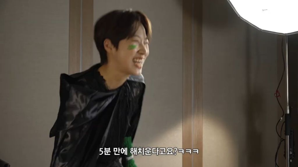 [문명특급] 위키드 & 아리아나 그란데에게 풀어버린 한국 과자 | 인스티즈