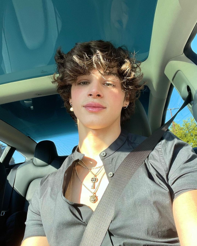 서양인치고 동안이어서 소소하게 화제 중인 남자 | 인스티즈