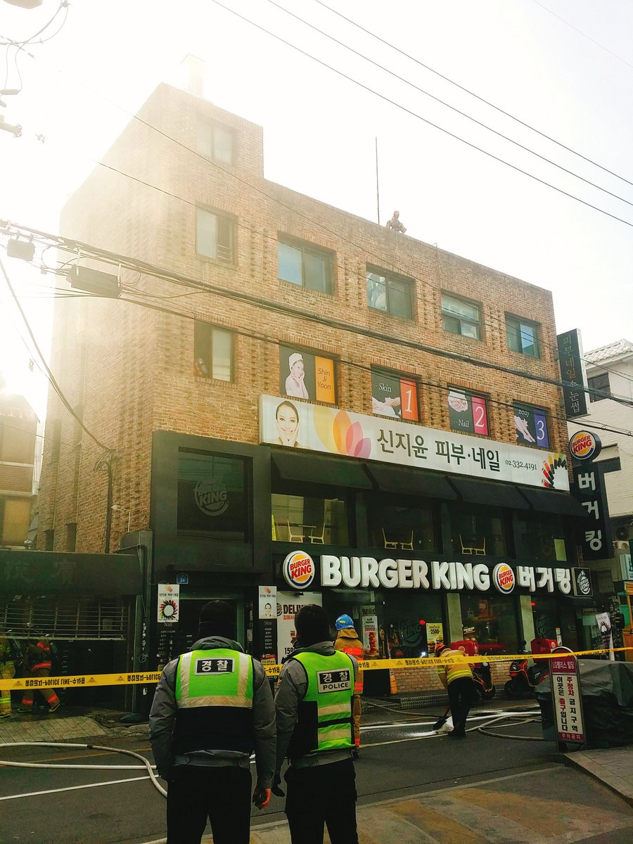 야 오늘 홍대에서 봐!! - 악플달면 쩌리쩌려버려 - ＊여성시대＊ 차분한 20대들의 알흠다운 공간