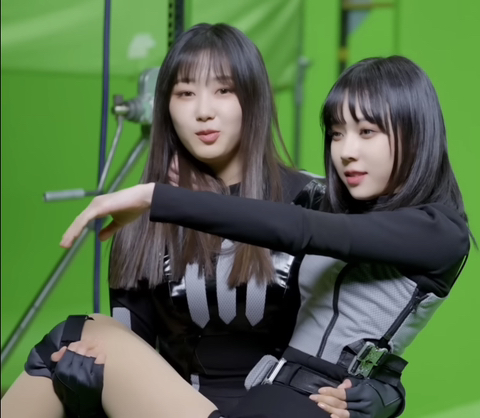 에스파 윈터 가뿐하게 공주님 안기 성공하는 지젤 보고 호기롭게 도전하는 카리나 | 인스티즈