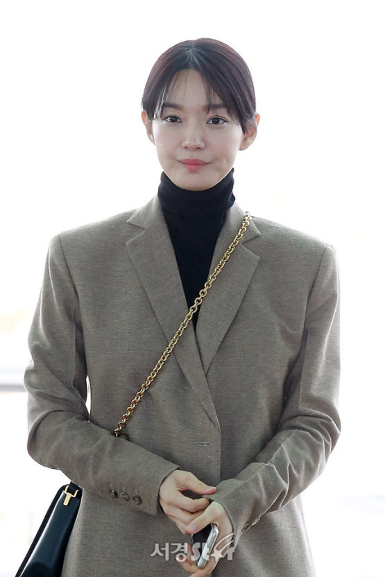 신민아 2018년도 공항패션 | 인스티즈