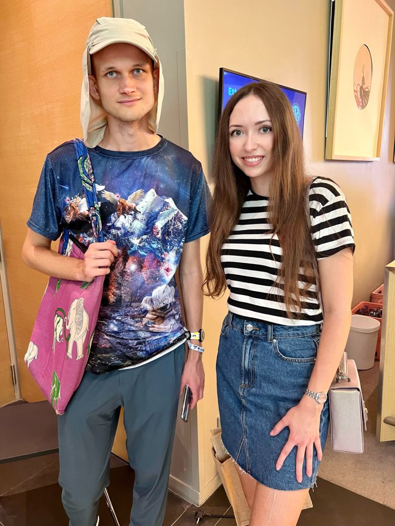 보는 사람마다 반반 갈린다는 이더리움 창시자 외관 - 악플달면 쩌리쩌려버려 - ＊여성시대＊ 차분한 20대들의 알흠다운 공간