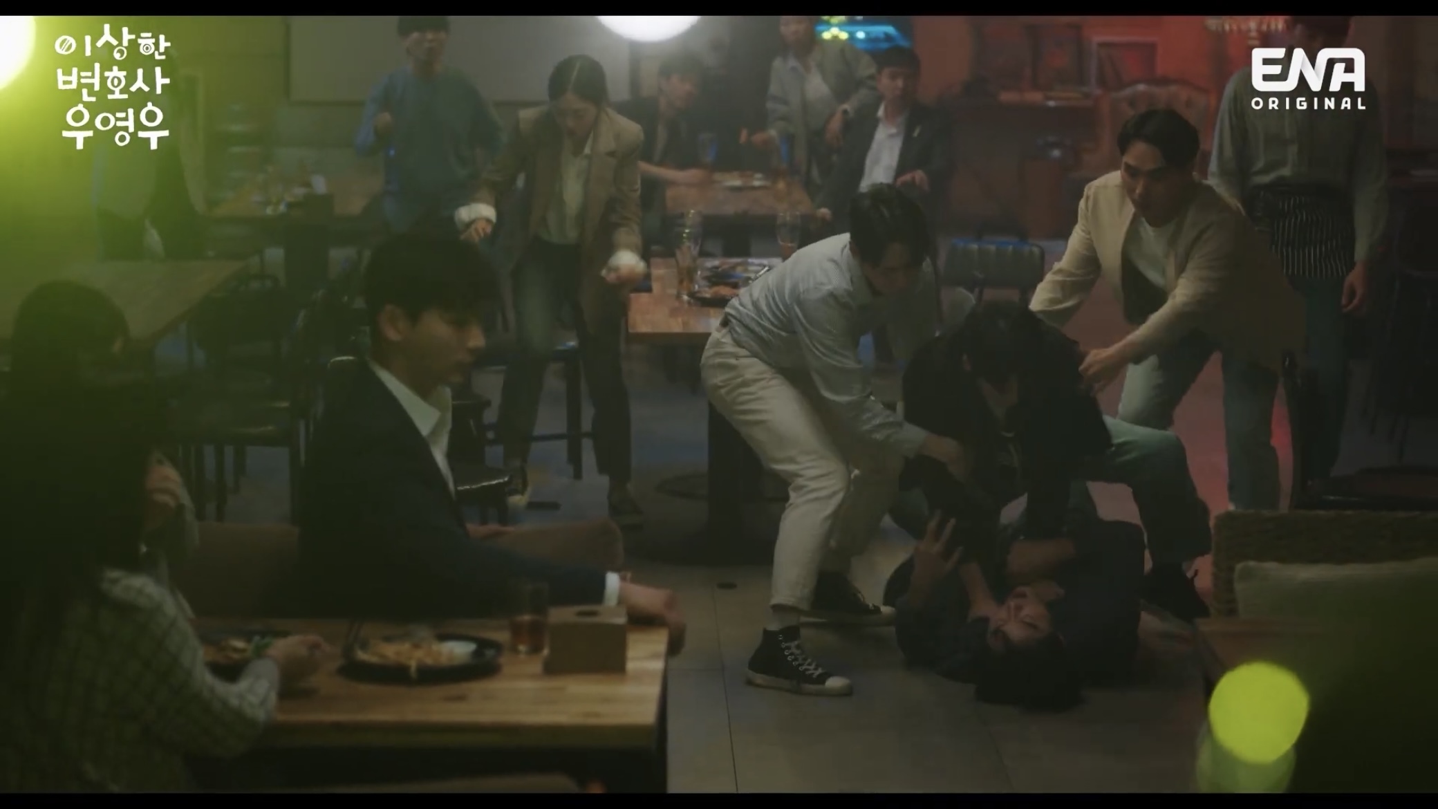 [우영우] 도와주고 싶은 불쌍한 여자 만나는거, 사랑 아니고 연민이야 | 인스티즈