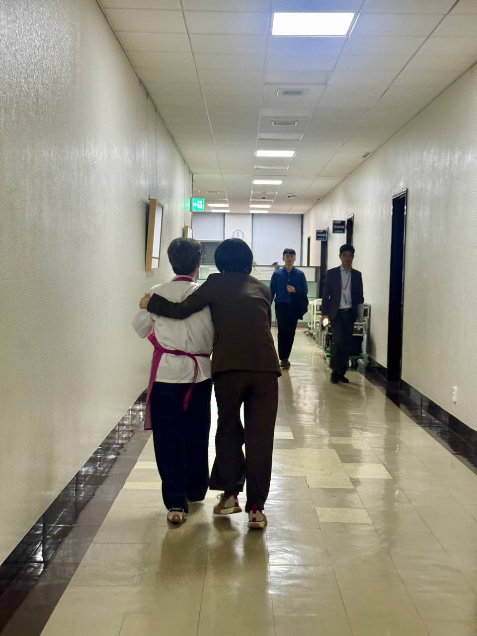 국정감사에 등장한 급식실 밥솥.twt | 인스티즈