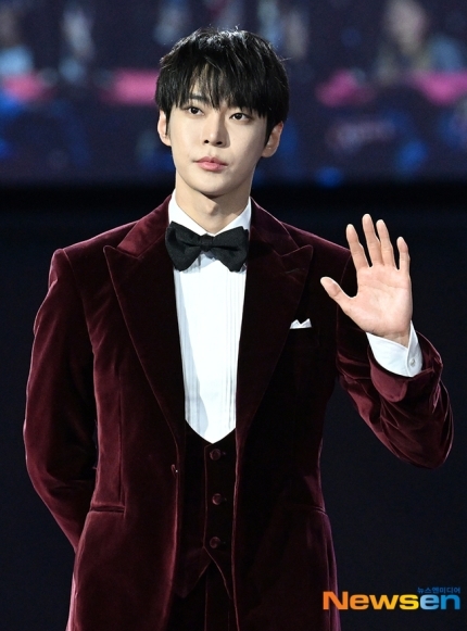 25일,가요대전 레드카펫 보이그룹들 | 인스티즈