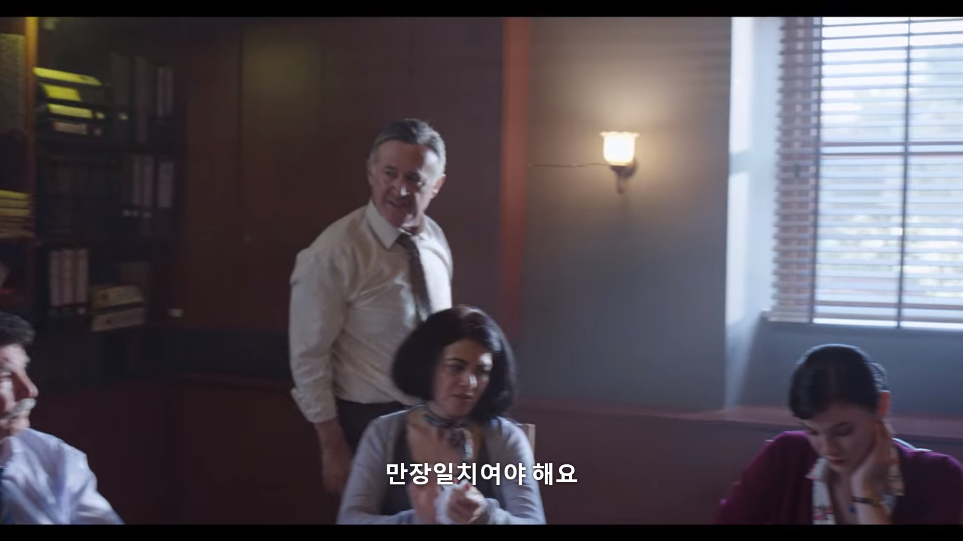 퇴학 당하게 생겼는데요.. 퇴학을 반대했던 유일한 선생님이 전근간대요. 전근을 막아야 해요! (스압) | 인스티즈