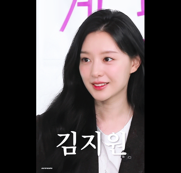 배우 김지원 단발 vs 장발 여시들의 취향은? | 인스티즈