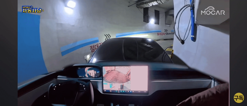 인간 운전자도 맨날 긁는 헬난이도 FSD 자율주행으로 주차해보기 | 인스티즈