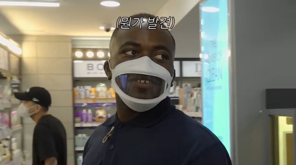 올리브영 알바중에 외국인 손님 피하는 조나단 | 인스티즈