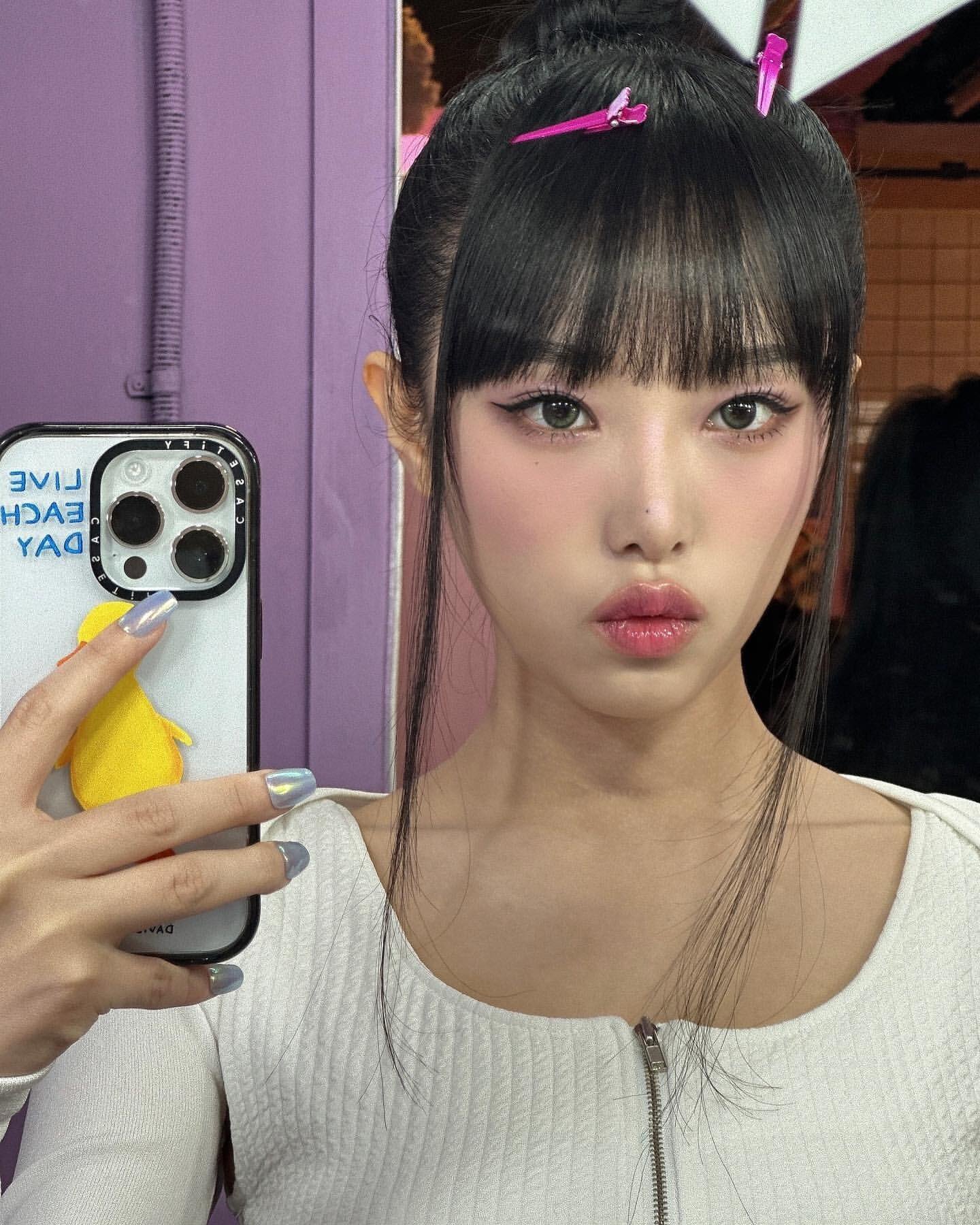 호불호 극명하게 갈리는 요즘 아이돌 오버립 메이크업.twt | 인스티즈